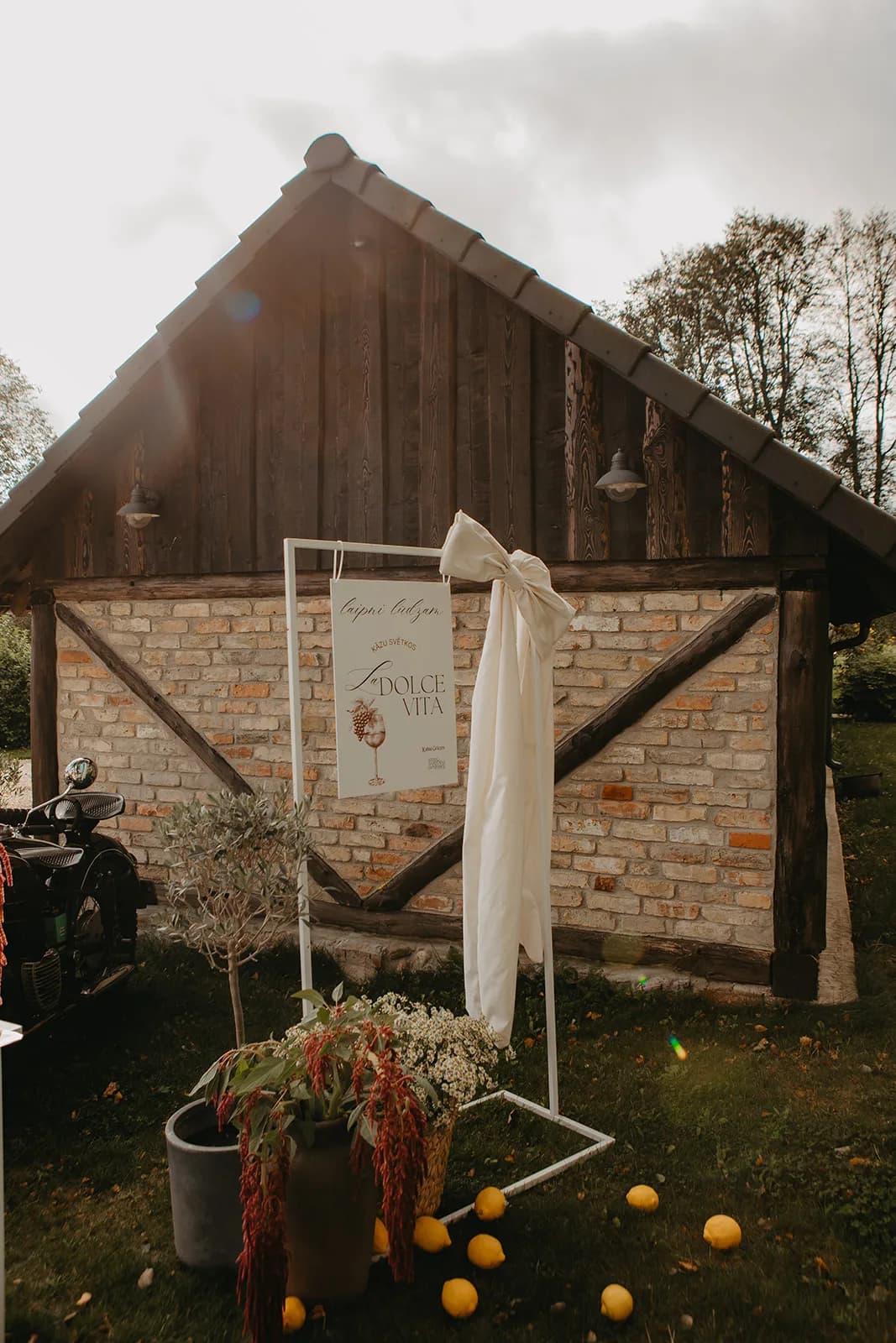 Balta statīva noma 180x80cm